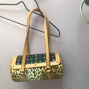FUN faux leopard barrel bag